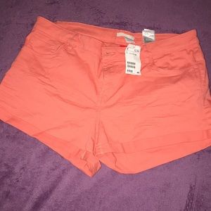 H & M orange shorts